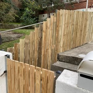 TIMBER PALING FENCE 40